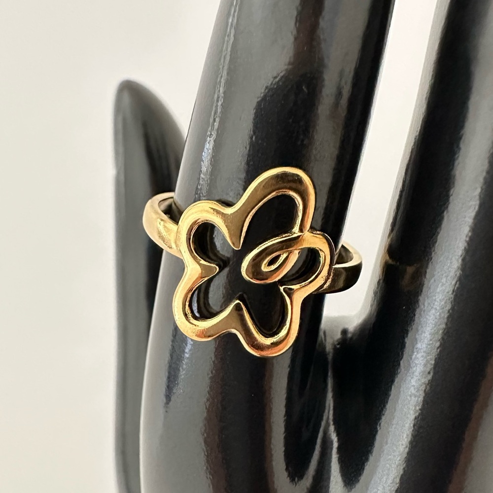 Gold‎ Flower Ring
